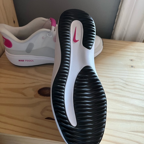 NWT Nike Women’s size 10.5 Golf Shoes React Ace Tour Flyease  CW 3096-105 - Picture 4 of 6